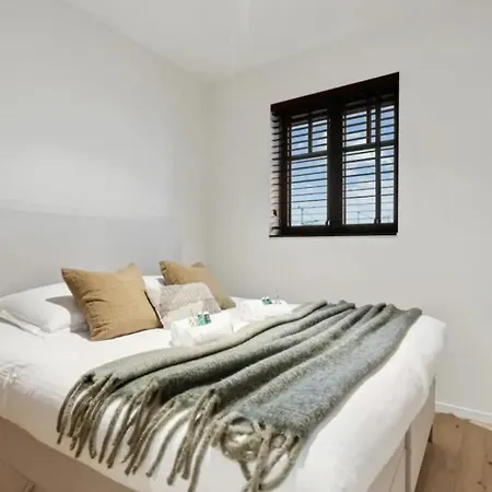 Triton Luxe Gelijkvloers Met Tuin En Gratis Garage Apartamento *