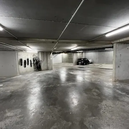 Triton Luxe Gelijkvloers Met Tuin En Gratis Garage *