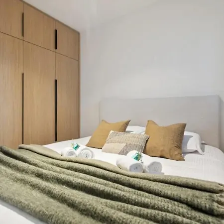 Triton Luxe Gelijkvloers Met Tuin En Gratis Garage Apartamento